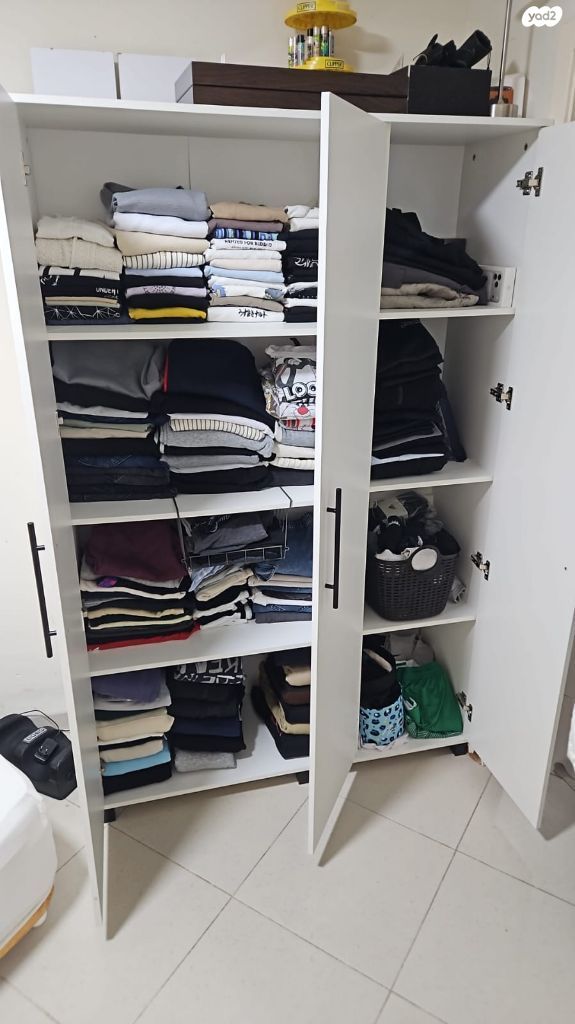 ארון בגדים