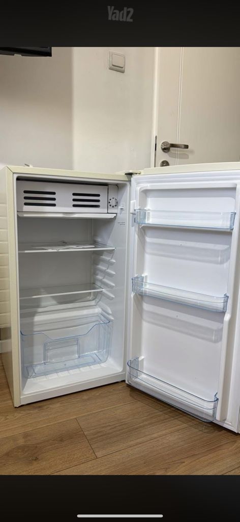 מקרר משרדי