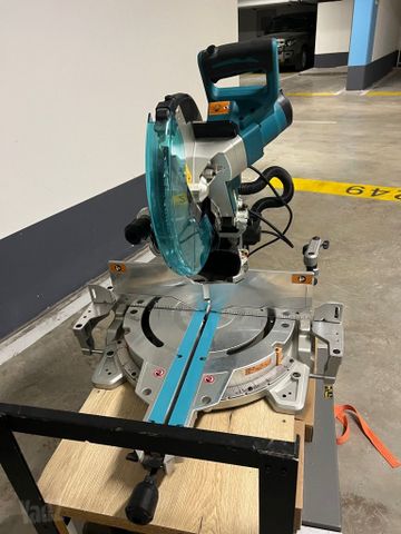 מסור גרונג Makita LS 1219 L