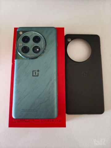 OnePlus 12 במצב חדש