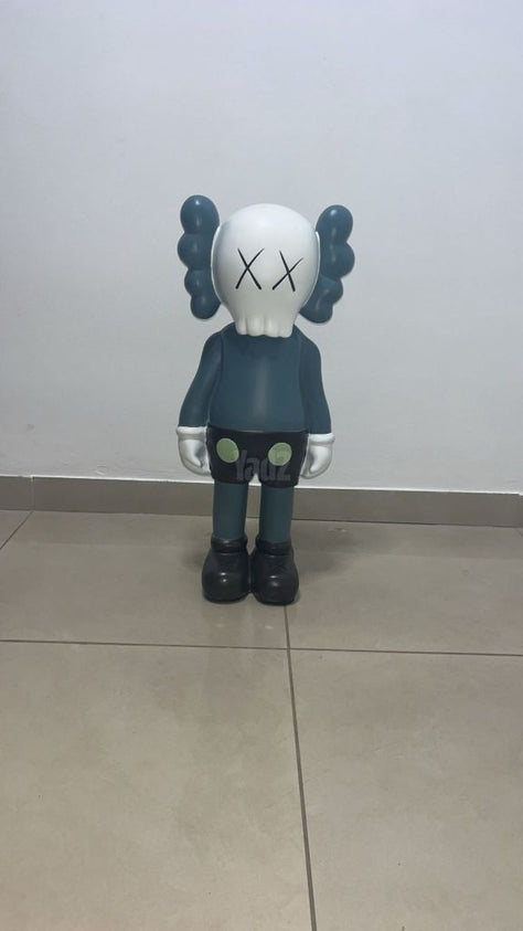 בובת KAWS