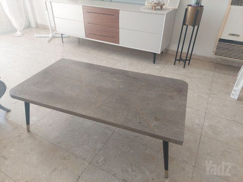 שולחן