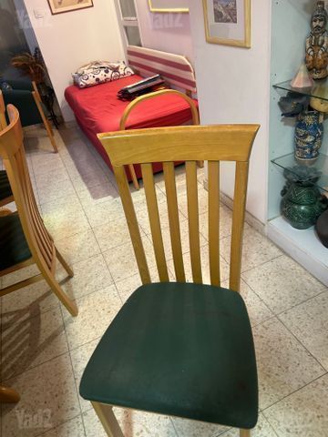 שולחן  וכסאות