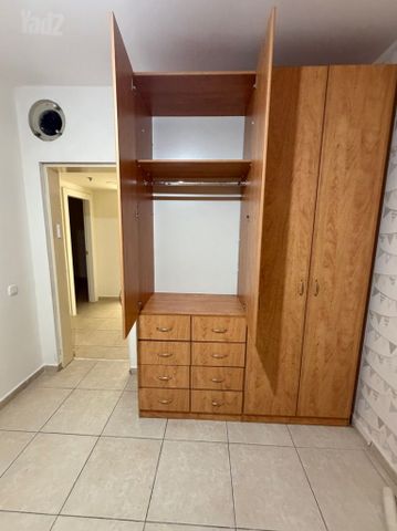 ארון בגדים