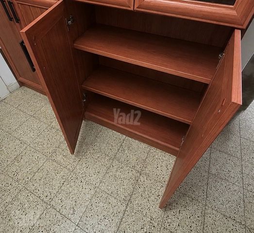 ארון עץ איכותי
