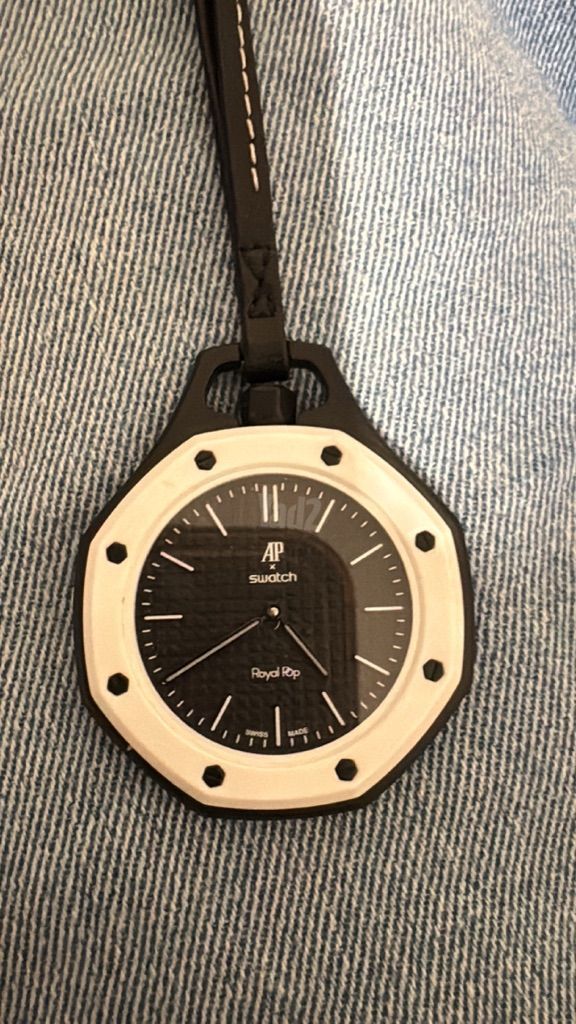 royal pop swatch black