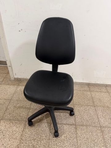 כיסאות
