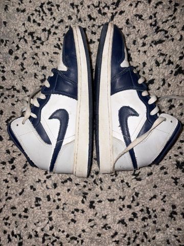 Air Jordan 1 Mid "Obsidian"