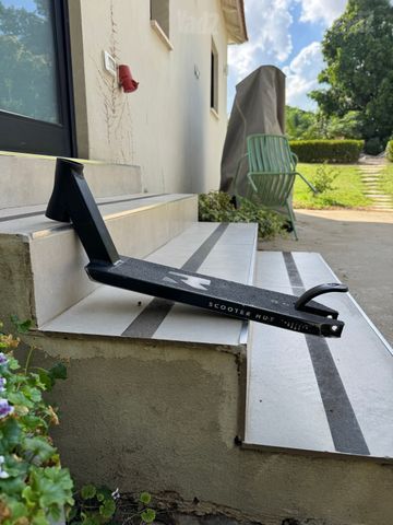 דק DNV של החברה scooter hut