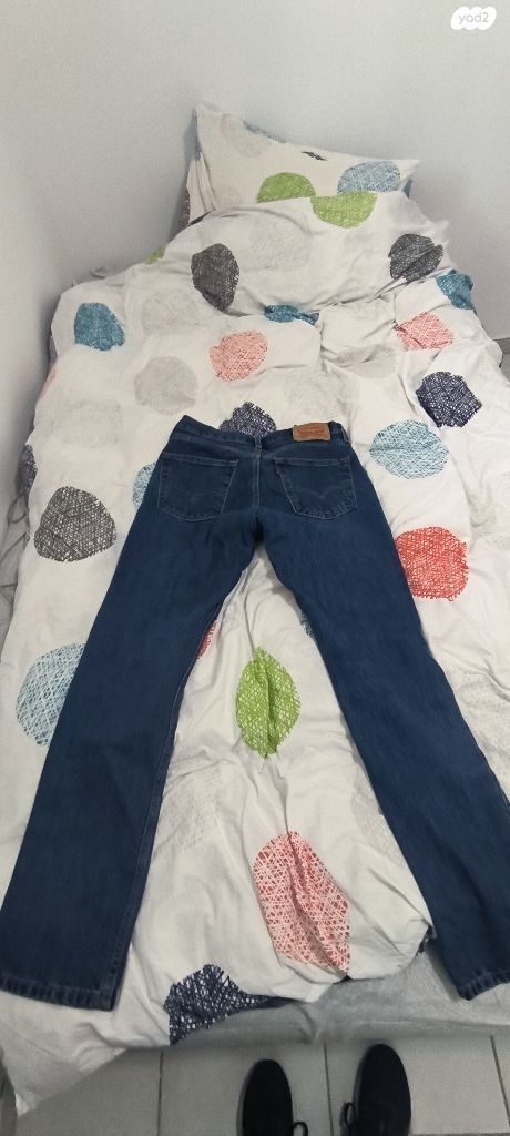 ג׳ינס של levis גזרה slim
