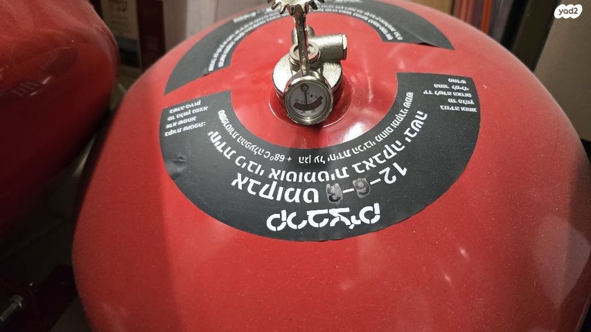 מטף אבקתי תקרה