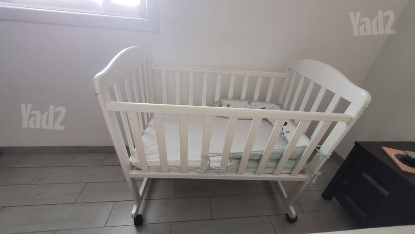 עריסה מעץ