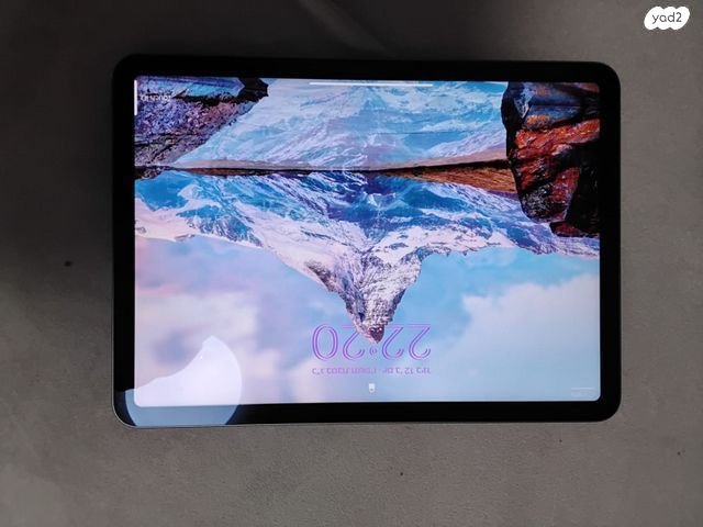 אייפד 256GB כולל מקלדת ועט.