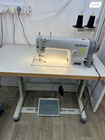 מכונת תפירה תעשייתית