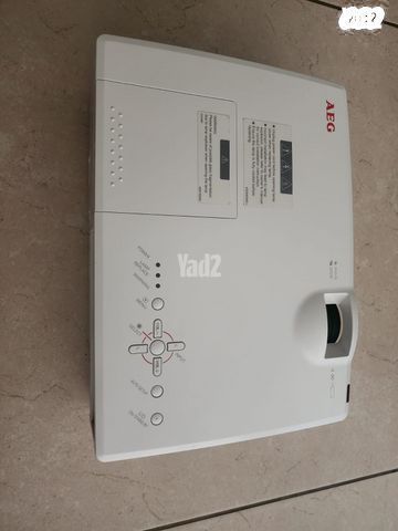 מקרן וידאו AEG