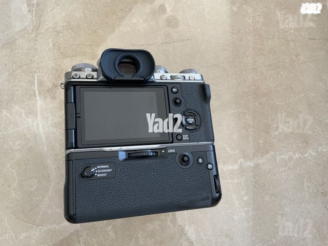 Fuji XT-4 + Grip