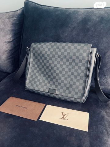 תיק צד לואי ויטון District GM