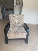 כורסא לסלון מעץ