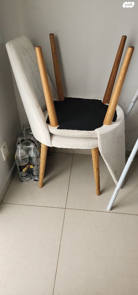 כסאות