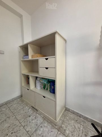 ארונית