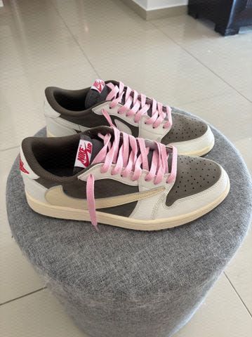 Air jordan 1 low travis