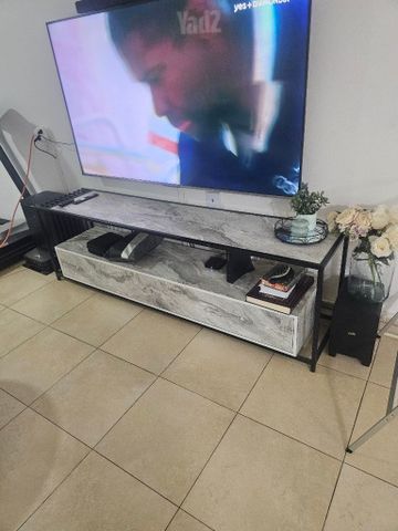 מזנון דמוי שיש