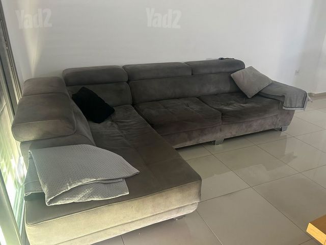 למסירה סלון