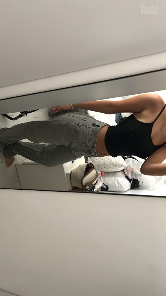 גינס אפור של zara