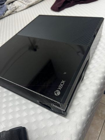 Xbox ONE+kinect 2+שתי שלטים