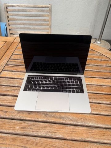 MACBOOK PRO 13”