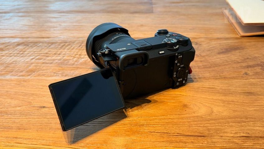 Sony A6700 מַצלֵמָה