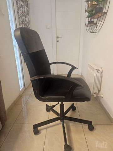 כיסא משרדי