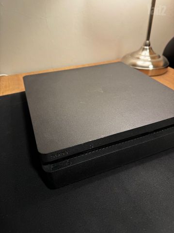 PlayStation 4 Slim