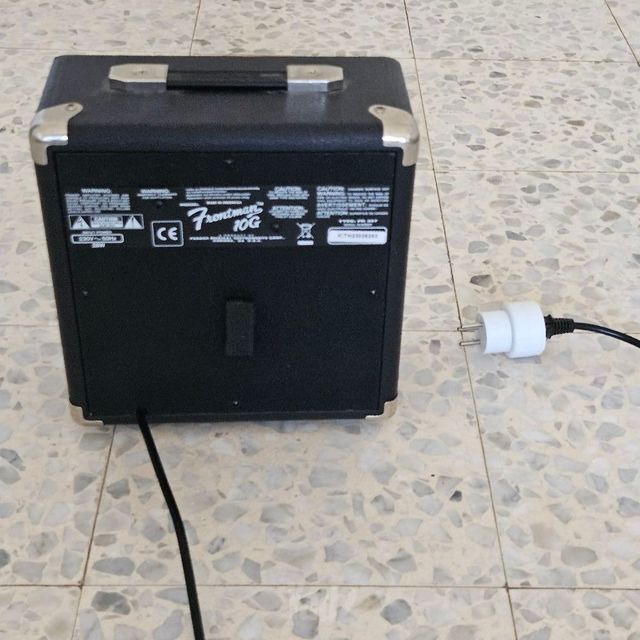 מגבר Squier Frontman 10G