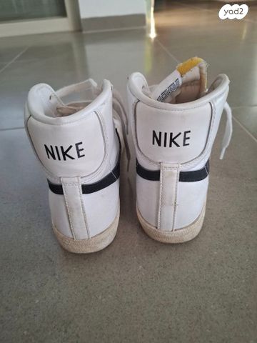 נעלי Nike blazer