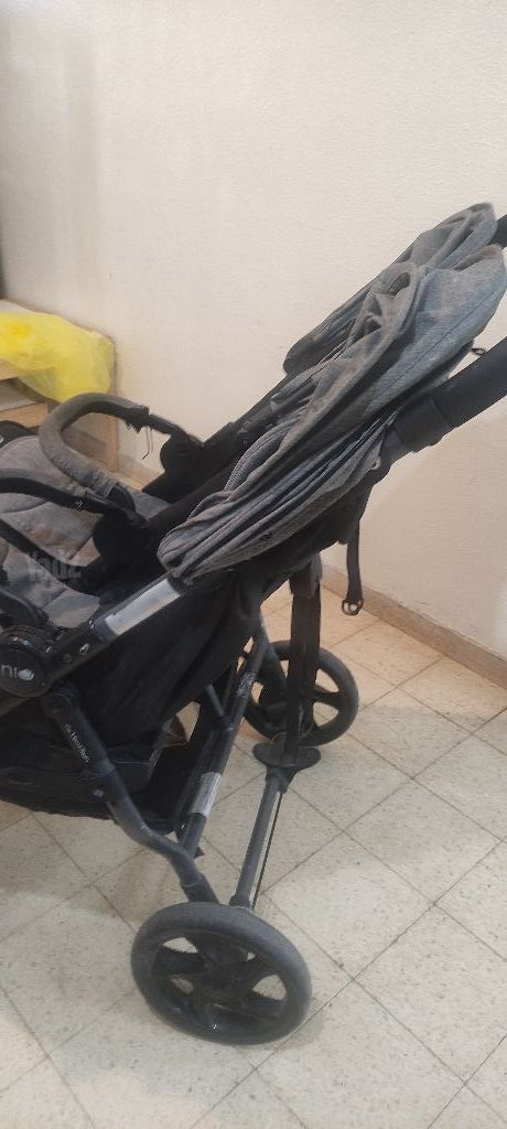 עגלת תאומים