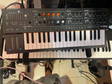Arturia Minifreak מצב מעולה