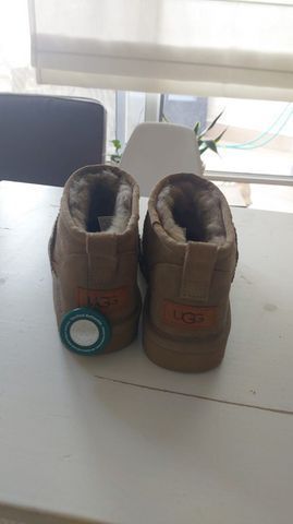 נעלי UGG