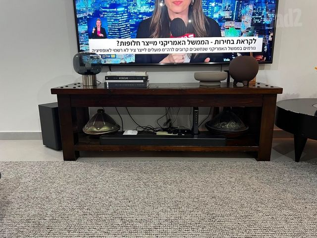 כוננית עץ מלא