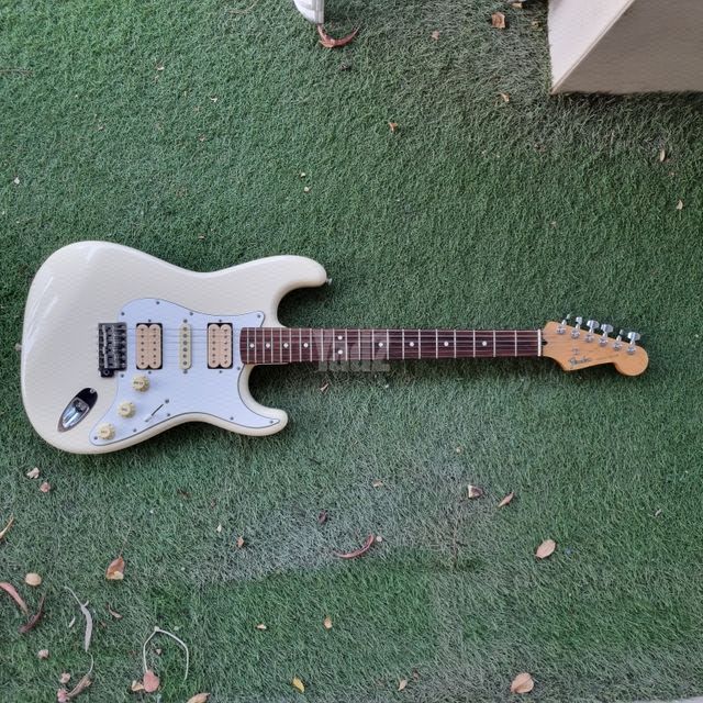 Fender stratocaster יפנית