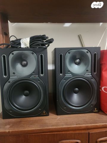 זוג מוניטורים Behringer b2030a