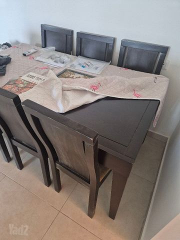 שולחן