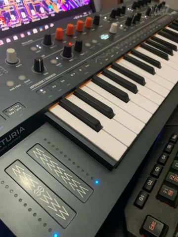 סינט Arturia Minifreak