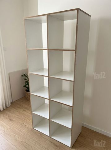 מיטת יחיד ושידה