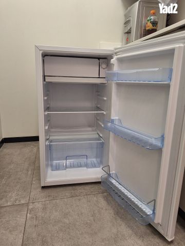 מקרר משרדי