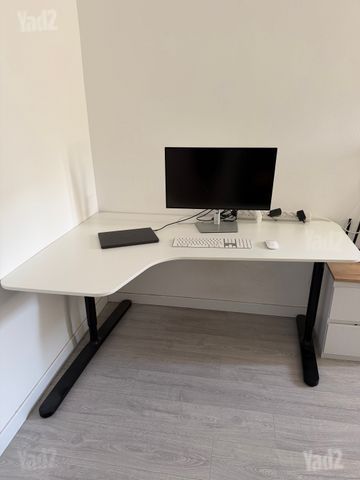 שולחן פינתי IKEA BEKANT