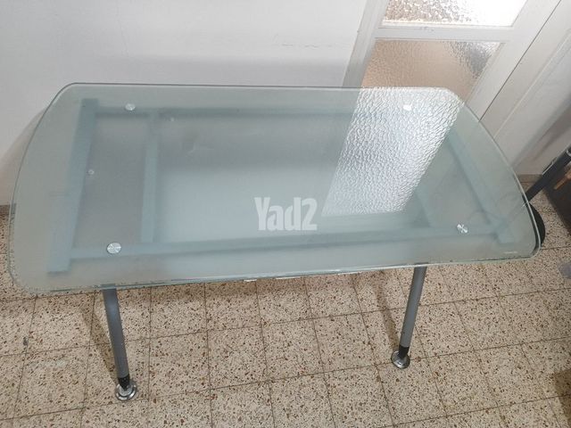 שולחן מחשב למסירה