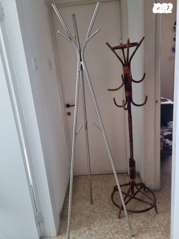 מתלה לבגדים