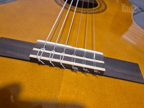 YAMAHA C-40