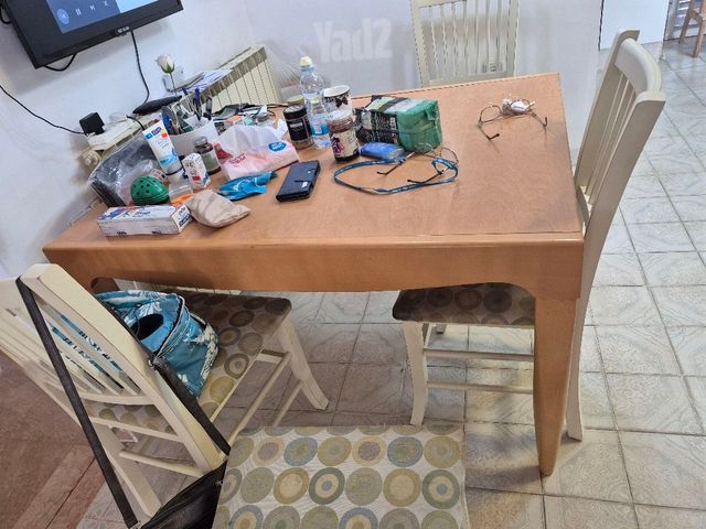 שולחן אוכל